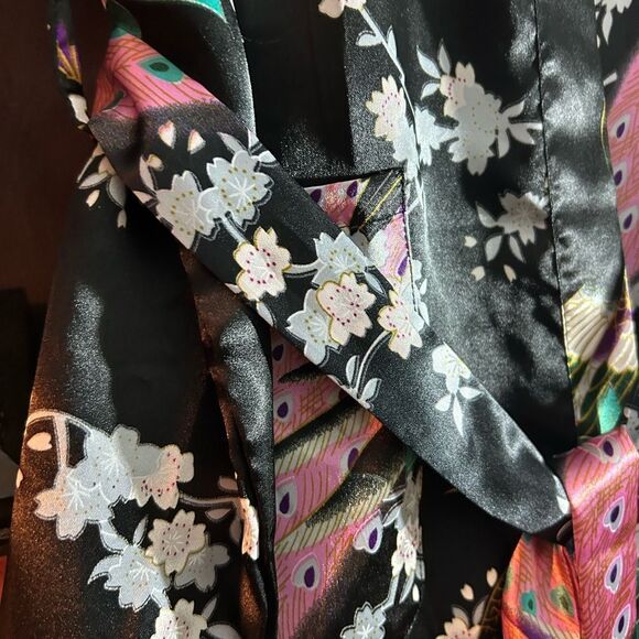Vintage Floral Black and Pink Women's Satin Asian Robe Medium - Picture 4 of 16